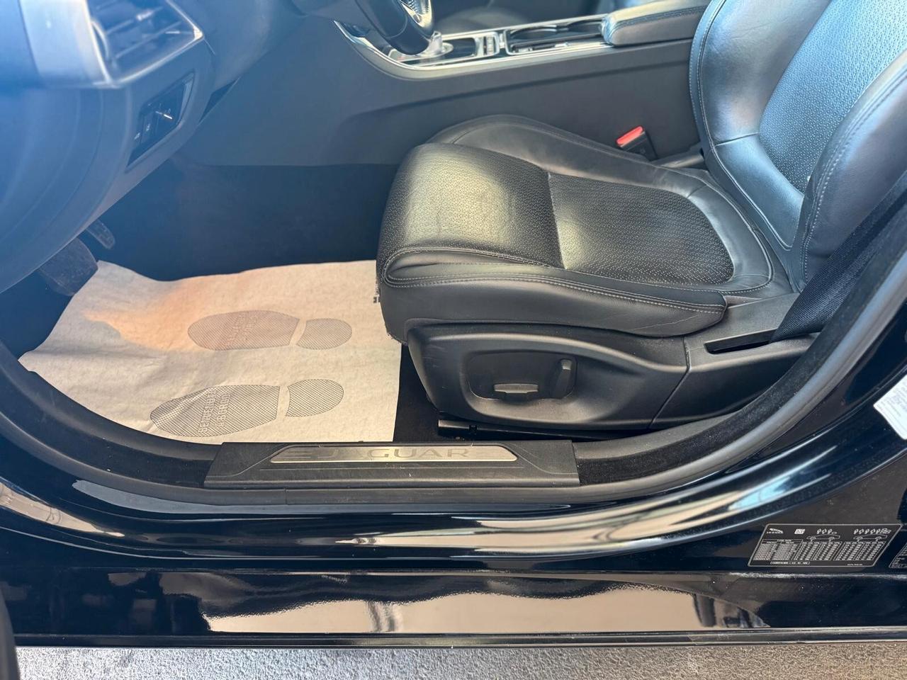 Jaguar XE 2.0 D Turbo 180CV aut. Portfolio