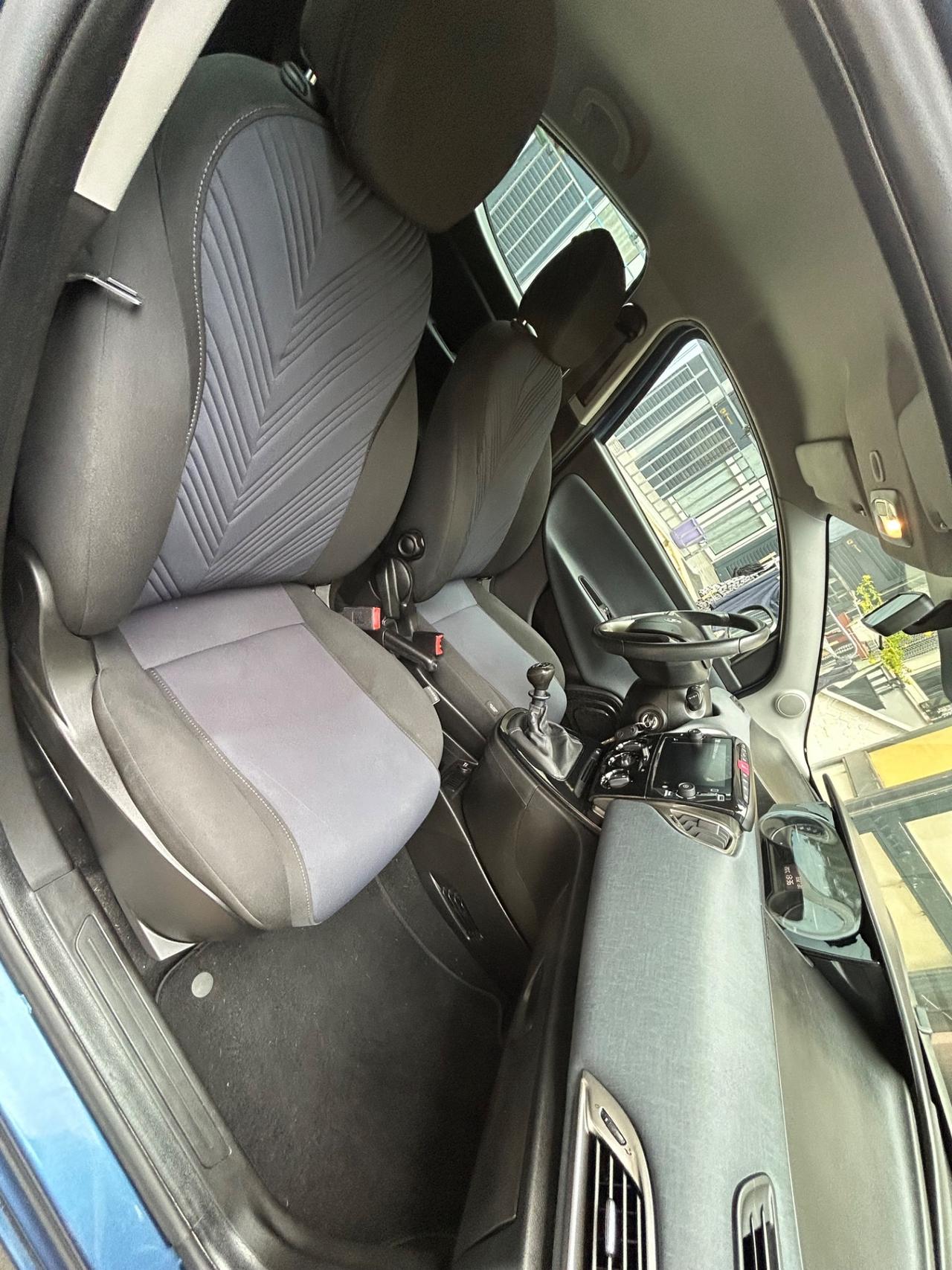 Lancia Ypsilon 1.0 FireFly 5 porte S&S Hybrid Ecochic Gold