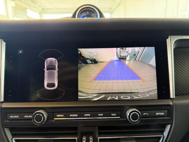 PORSCHE Macan 2.0 //TOTAL BLACK//21//