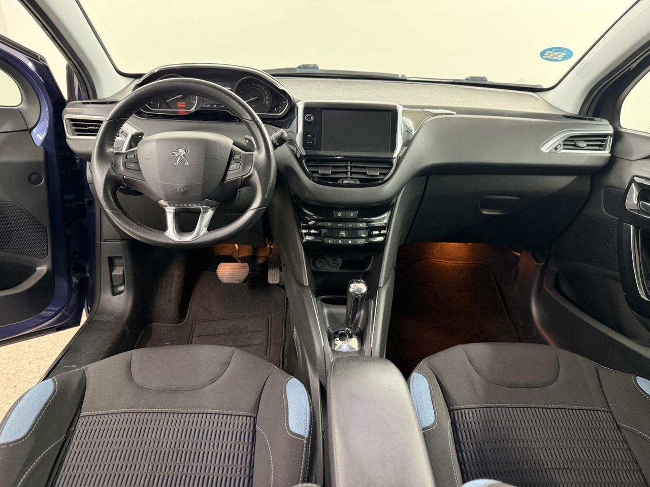 PEUGEOT 208 (anno 2015)