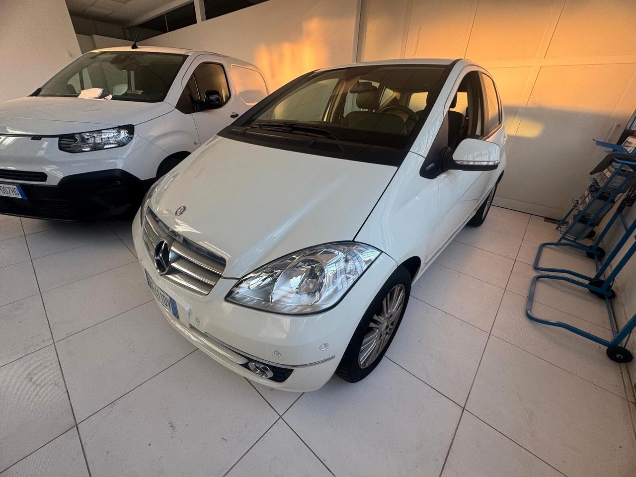 Mercedes-benz A 160 BlueEFFICIENCY Coupé Special Edition