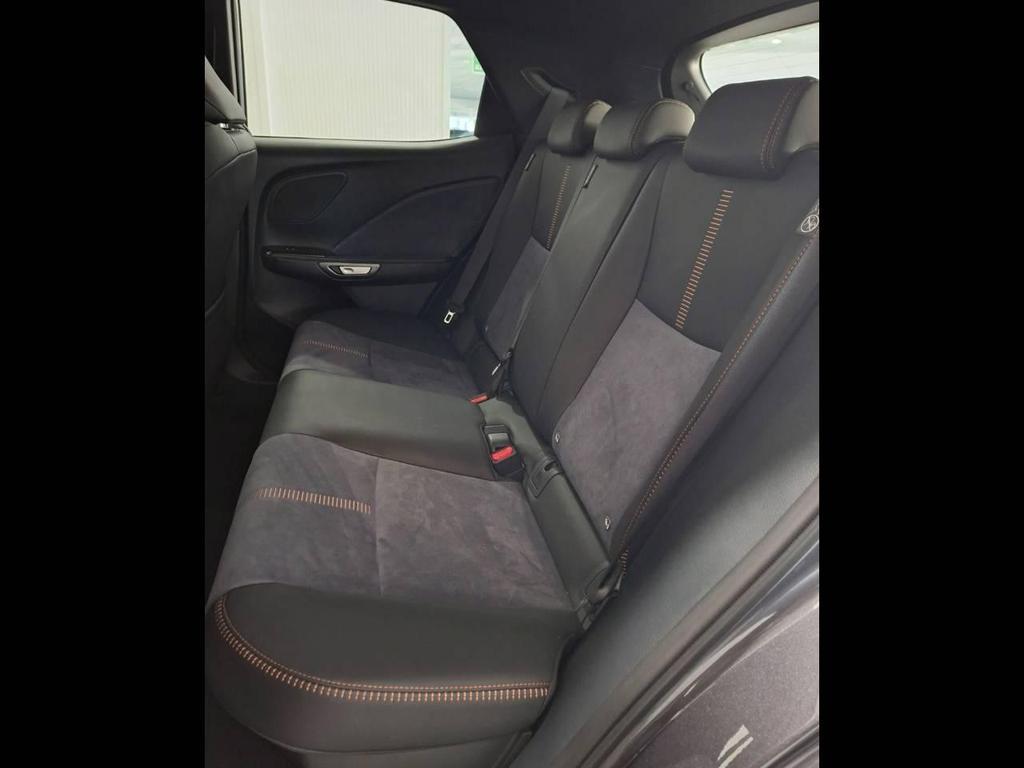 Lexus LBX 1.5 Hybrid Cool 4WD