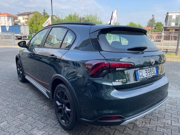 FIAT Tipo Hatchback My22 1.5 Hybrid130cv Dc N67265