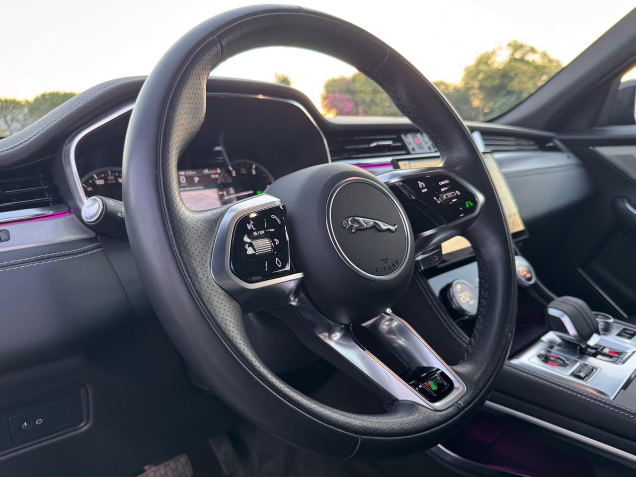 Jaguar F-Pace 2.0 D 163 CV AWD aut. R-Dynamic SE