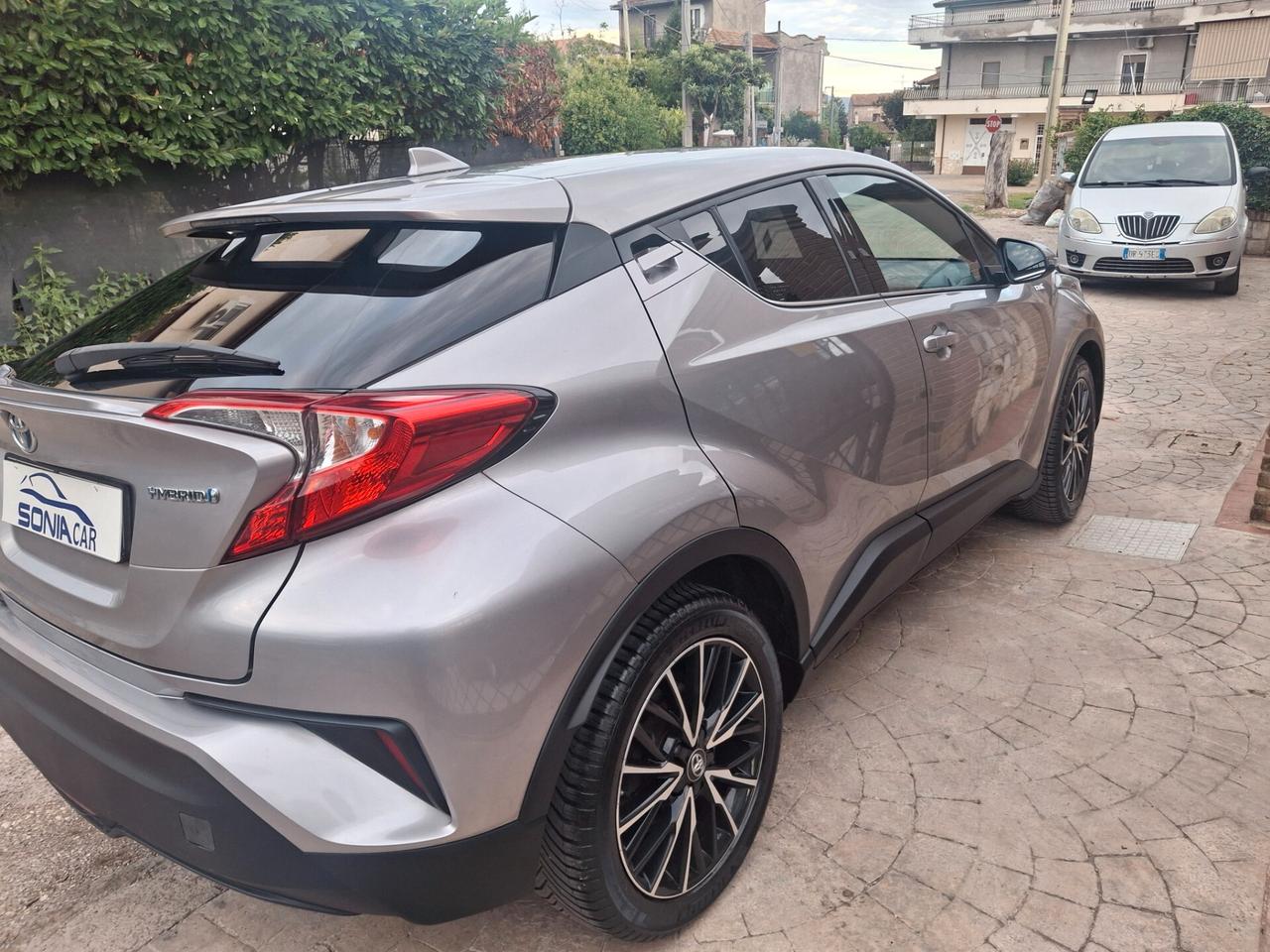 Toyota C-HR 1.8 Hybrid E-CVT Style