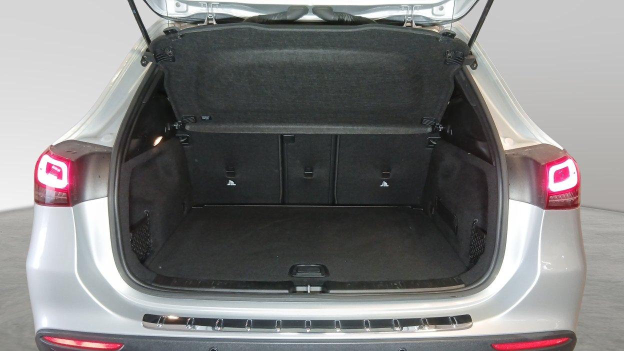 Mercedes-Benz GLA (H247) - GLA 180 d Automatic Business Extra
