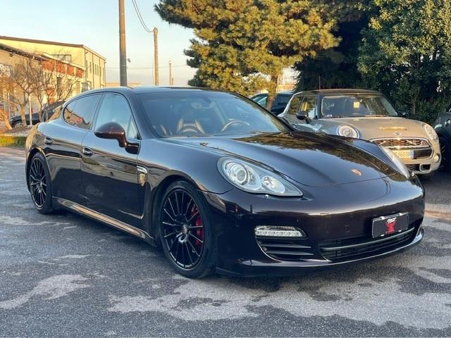 Porsche Panamera 3.0 Diesel allestimento gts Platinum Edition