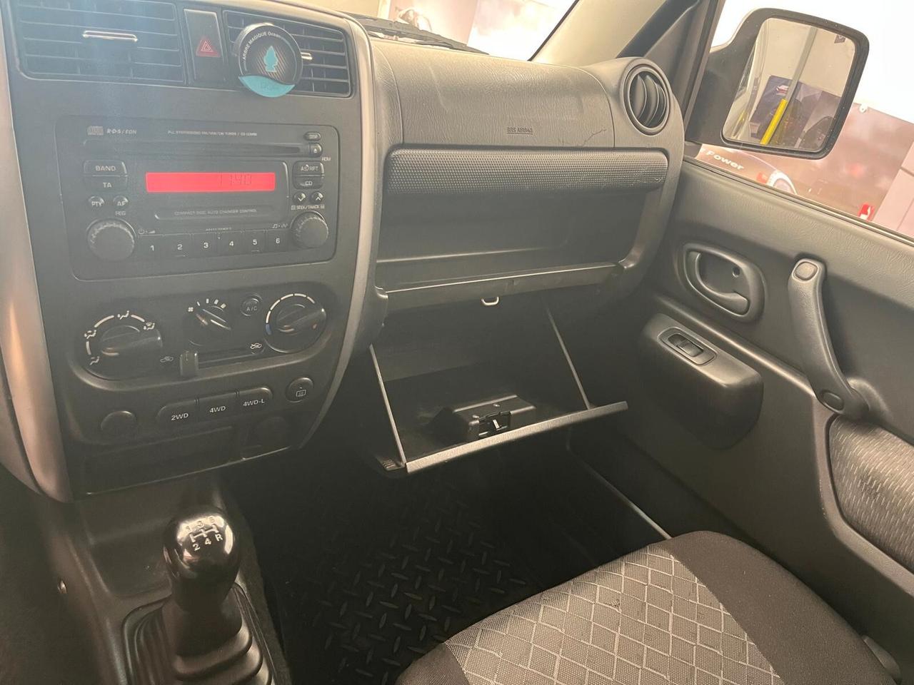 Suzuki Jimny 1.3i 16V cat 4WD JLX