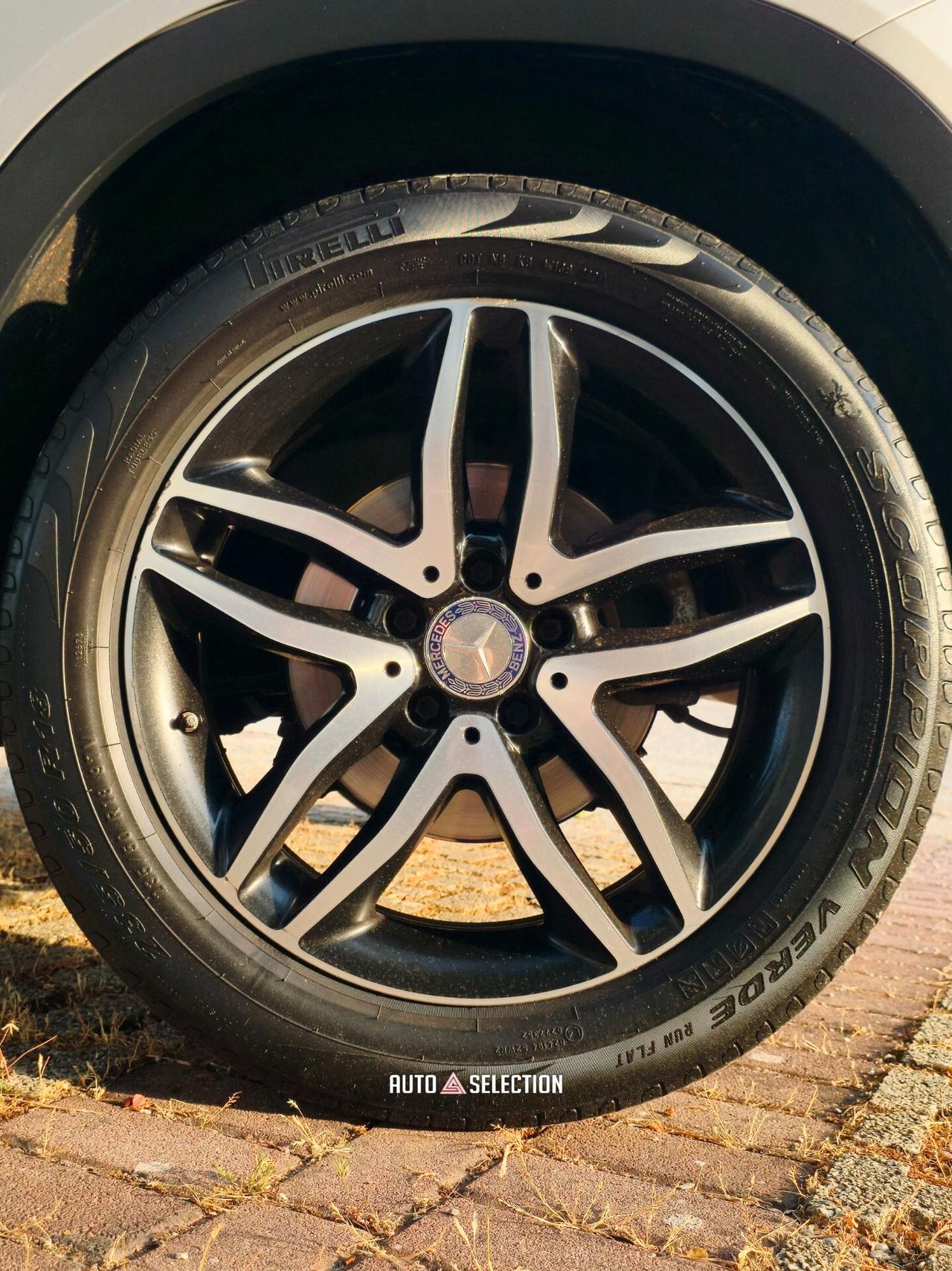 Mercedes GLA. (Tetto apribile)