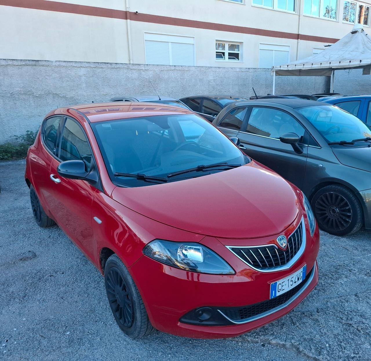 Lancia Ypsilon 1.0 FireFly 5 porte S&S Hybrid Ecochic Silver