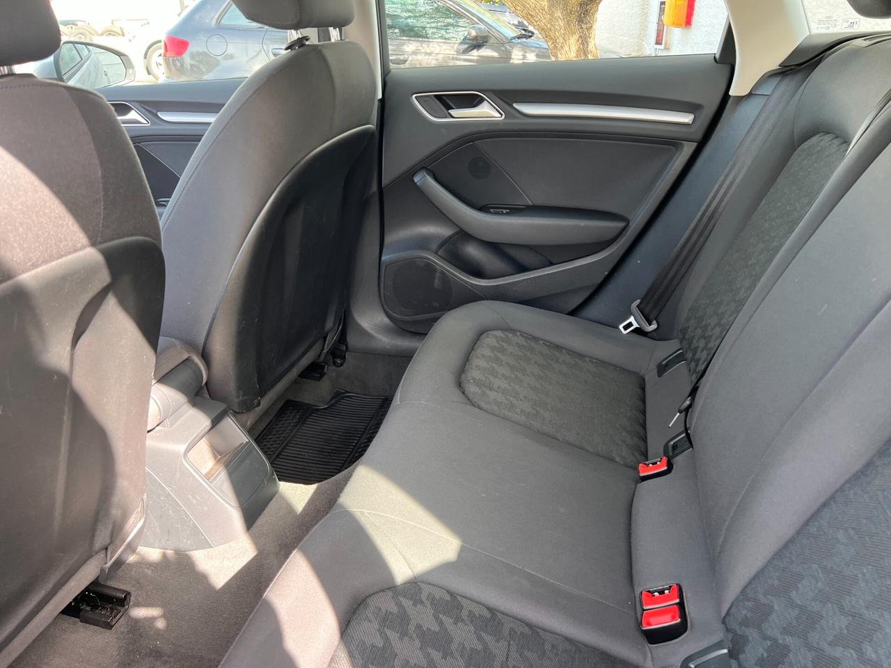 Audi A3 SPB 1.6 TDI clean diesel Young