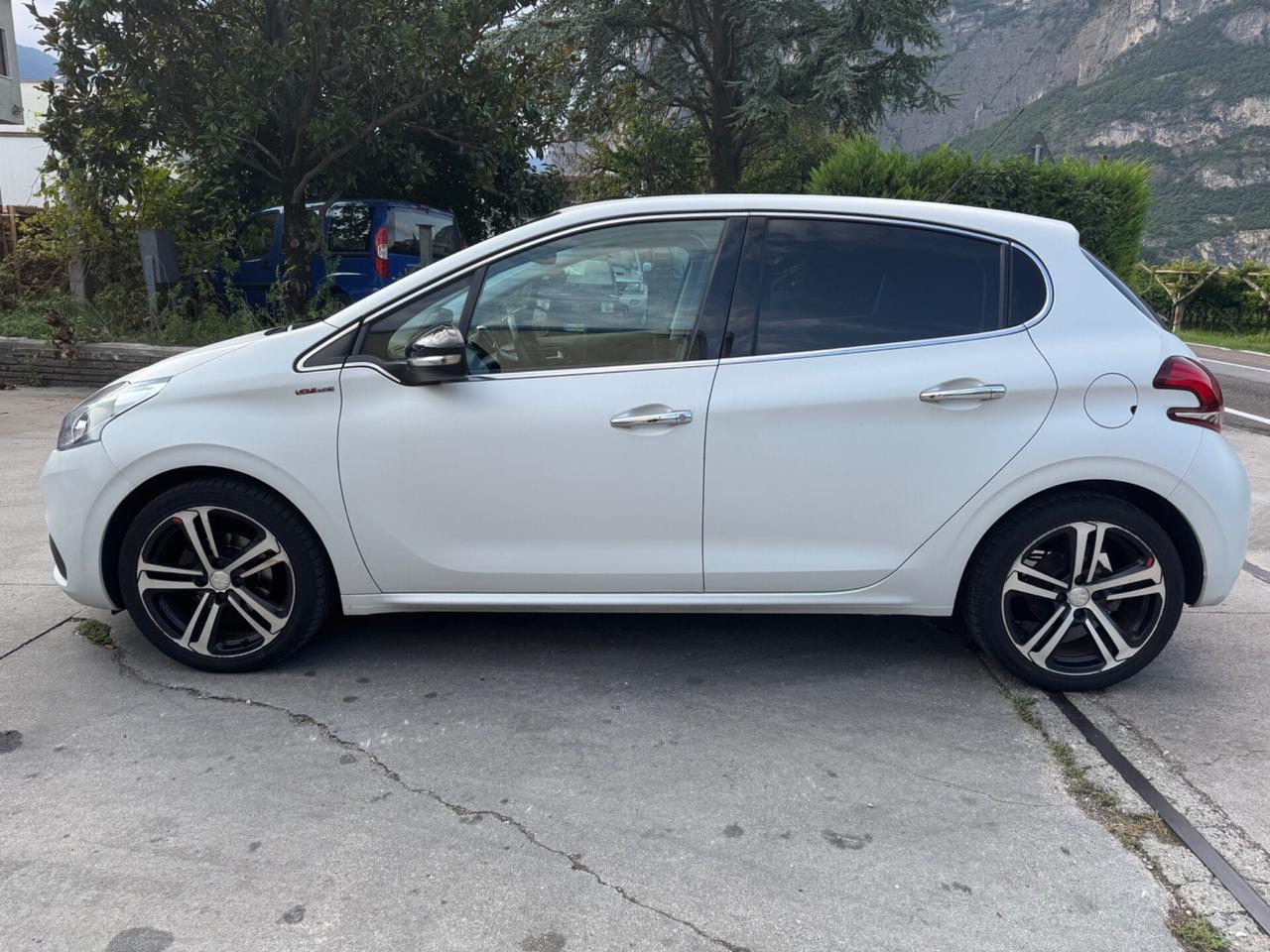Peugeot 208 GT Line 1.2 110CV NEOPATENTATI