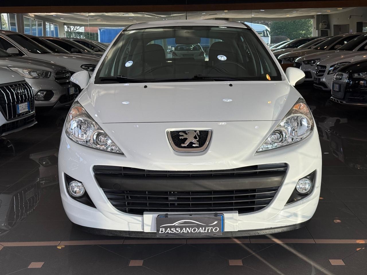 Peugeot 207 5p 1.4 73.000 KM!