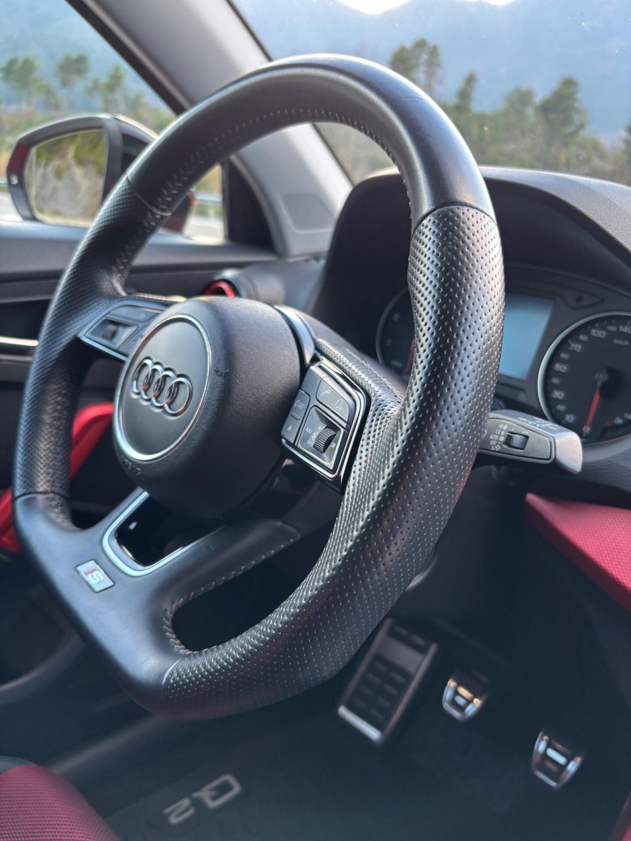 Audi Q2 1.6 TDI S line RED Edition
