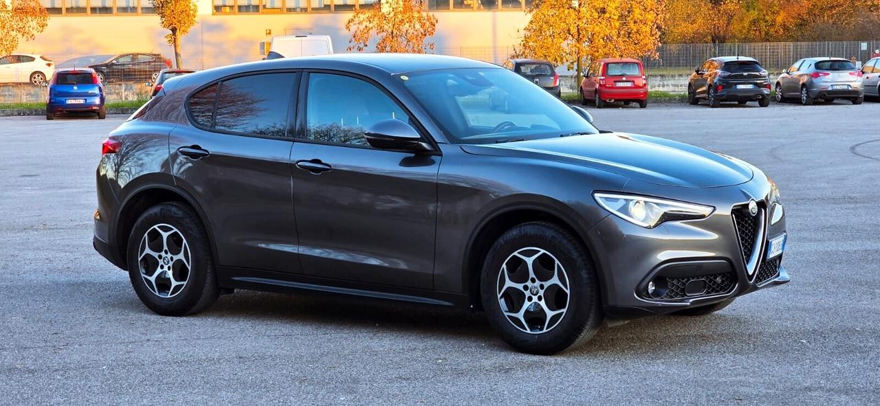 Alfa Romeo Stelvio 2.2 Turbo Diesel 160CV Super AT8 RWD