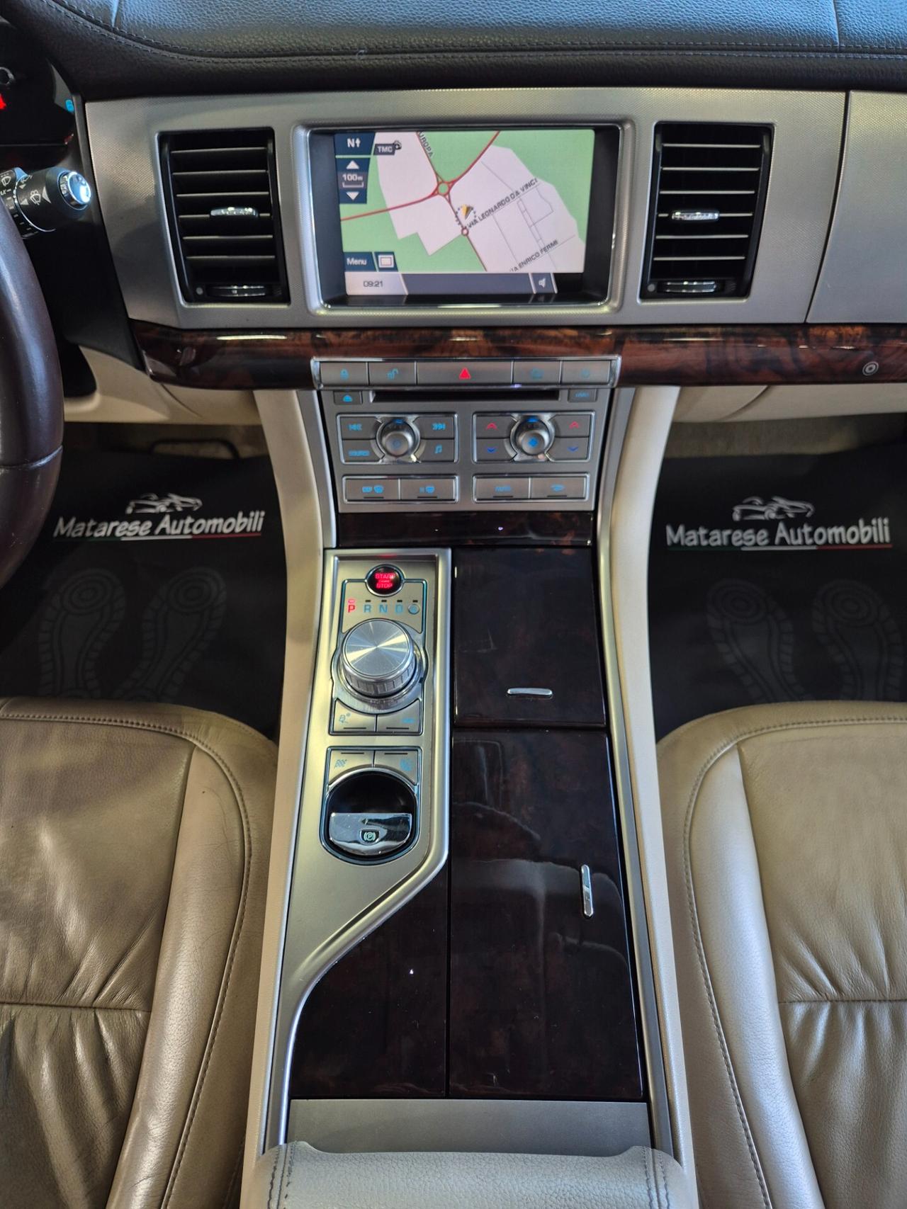 Jaguar XF 3.0d 241cv V6 Pelle Navi Finanziabile