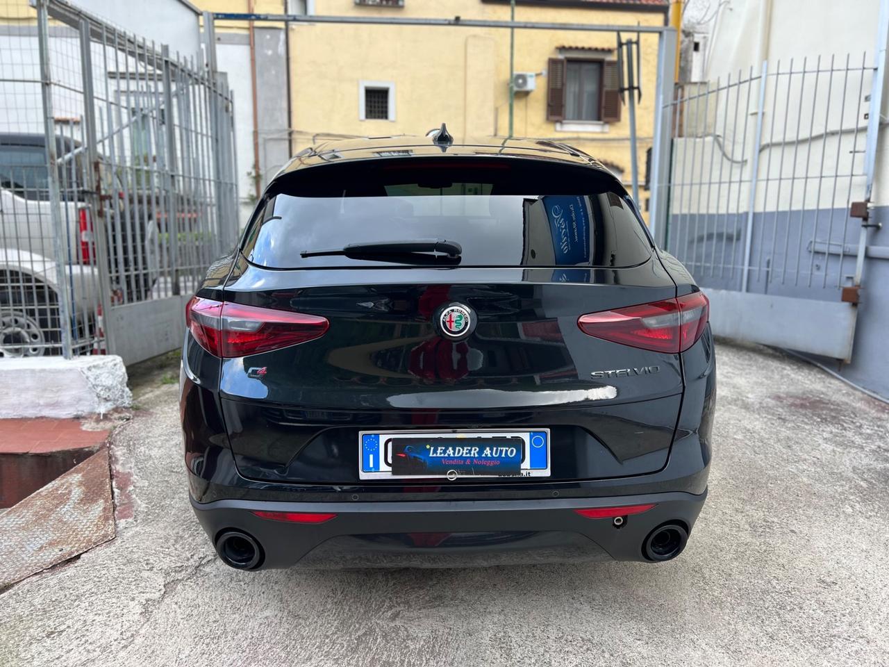 Alfa Romeo Stelvio 2.2 Turbodiesel 190 CV Q4 Sprint - TOTAL BLACK