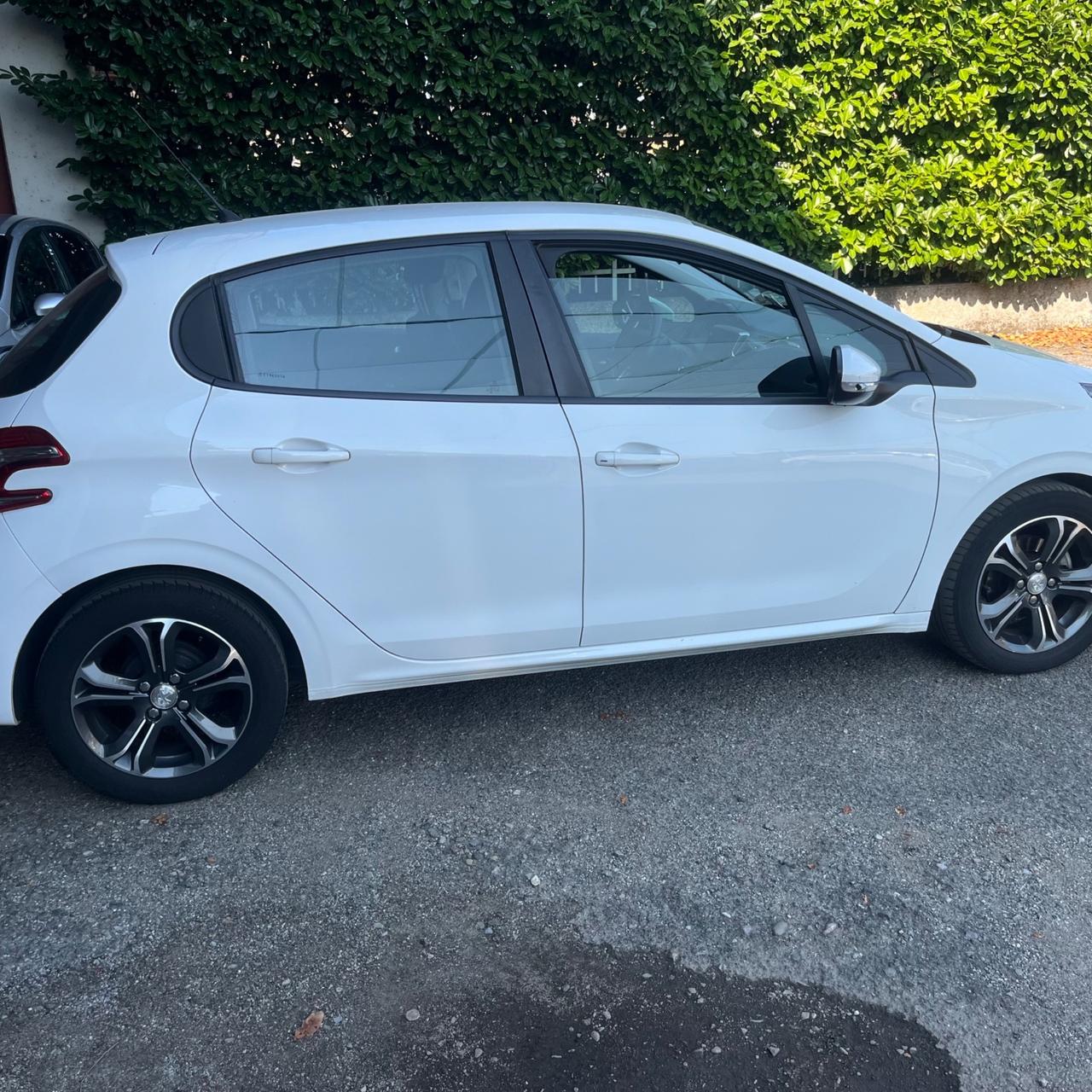 Peugeot 208 PureTech 82 5 porte Allure
