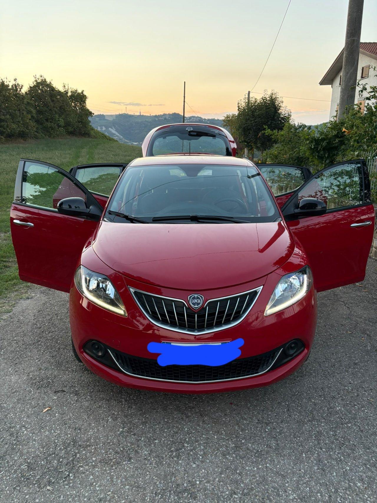 Lancia Ypsilon autovettura