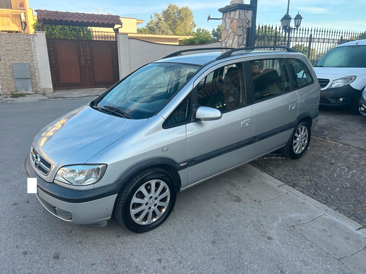 Opel Zafira 2.0 16V DTI cat Fashion Line