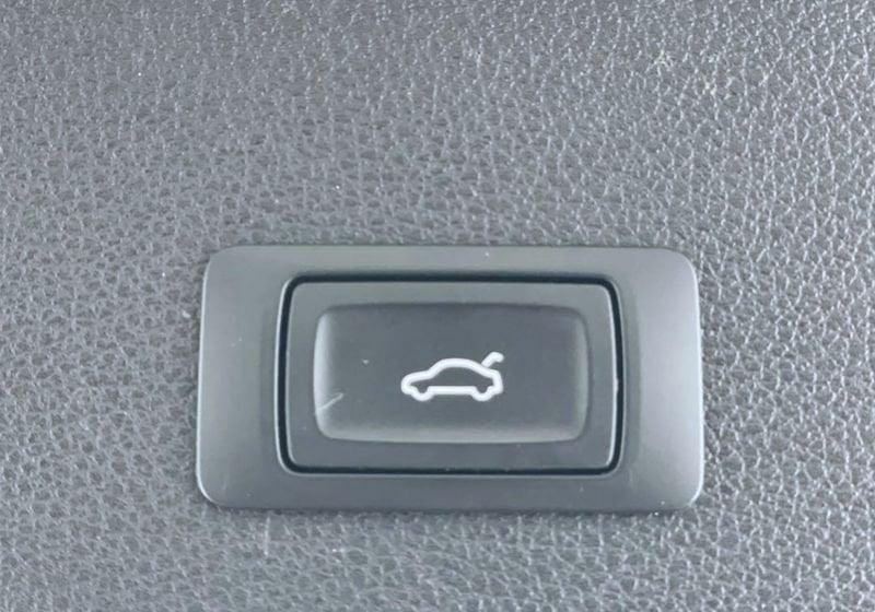 Audi Q2 1.6 30 TDI Identity Black S TRONIC