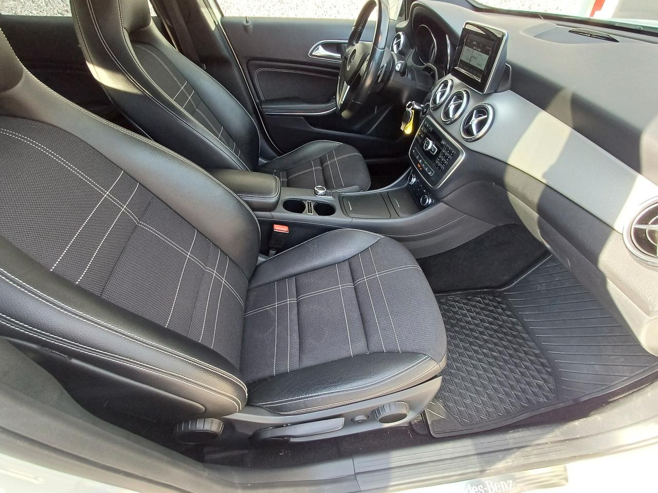 Mercedes-benz GLA 220 CDI Automatic 4Matic Premium Night Editions