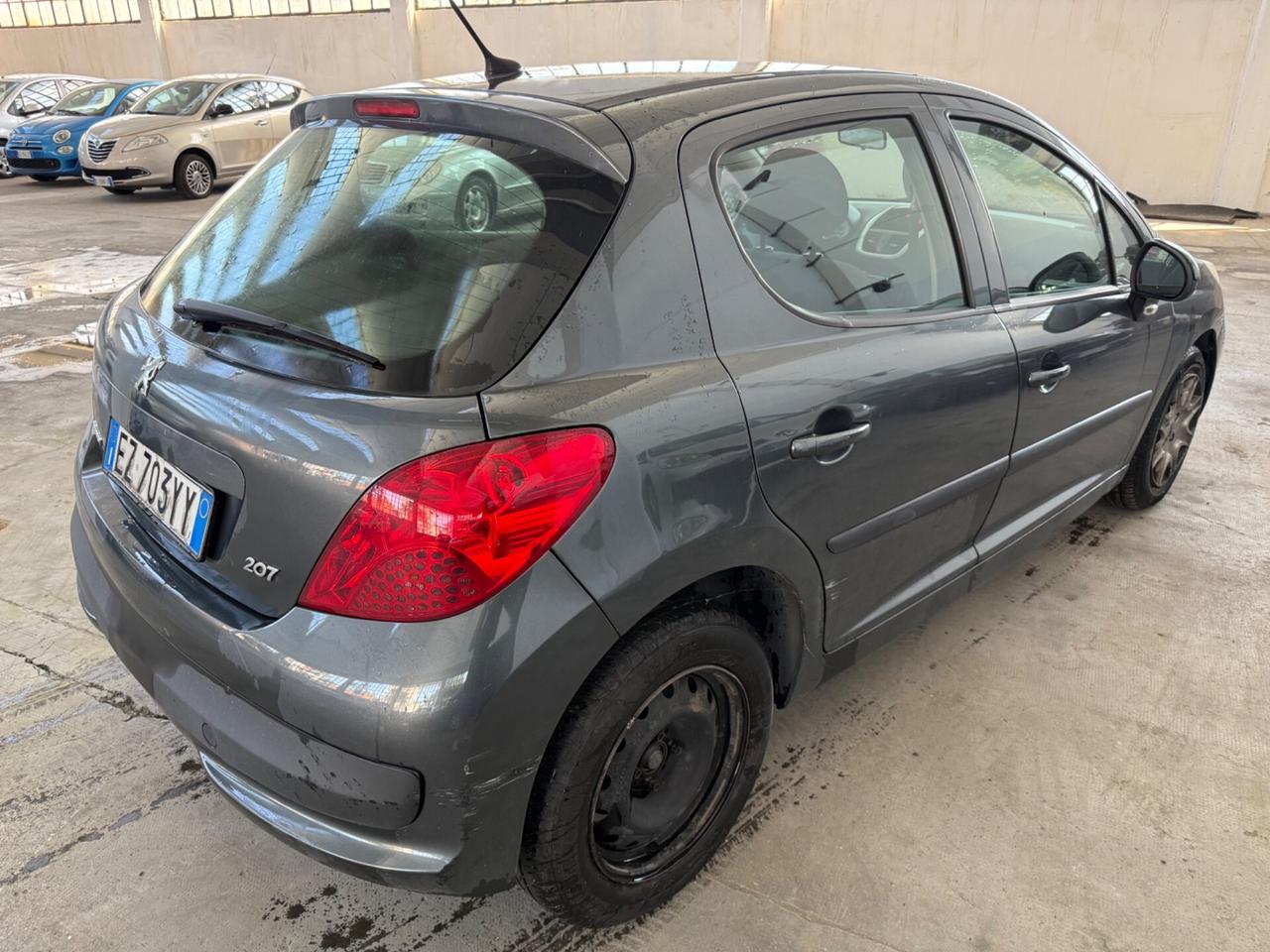 Peugeot 207 1.4 8V 75CV 5p. X Line