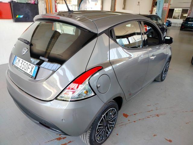 LANCIA Ypsilon 1.0 Hybrid Gold