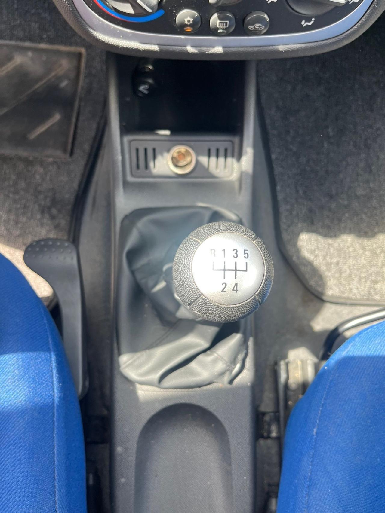 Opel Corsa 1.2i 16V cat 5 porte 'Njoy