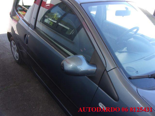 RENAULT Twingo 1.2 16V Quickshift Initiale