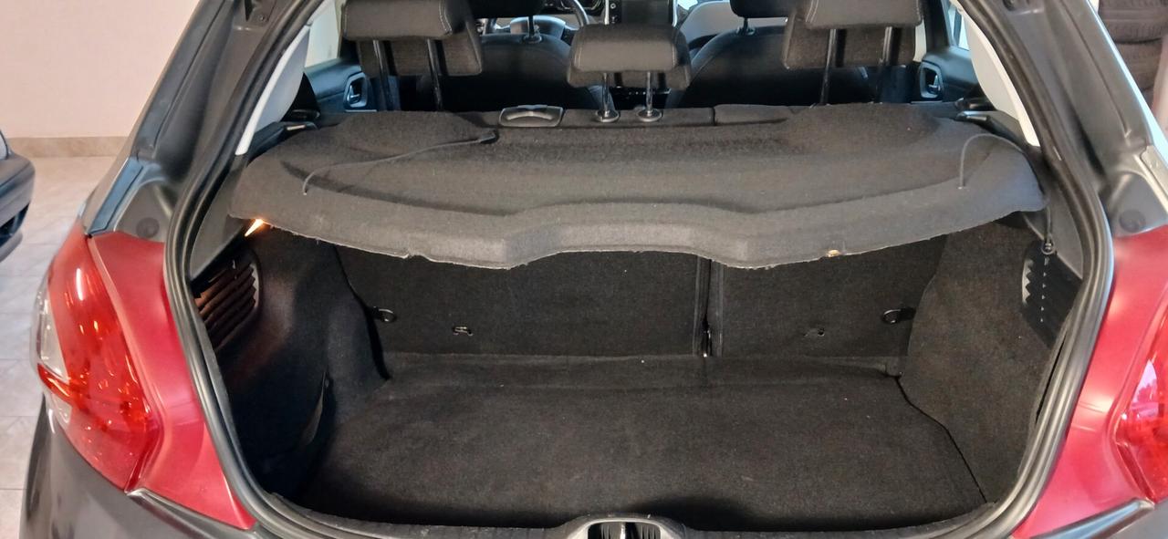 Peugeot 208 1.4 HDi neopatentati