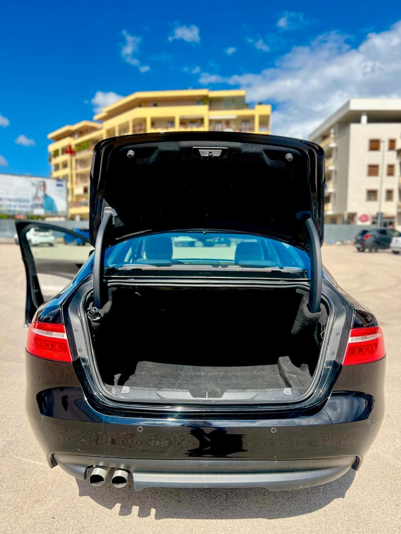 Jaguar XE 2.0 D Turbo 180CV aut. Prestige