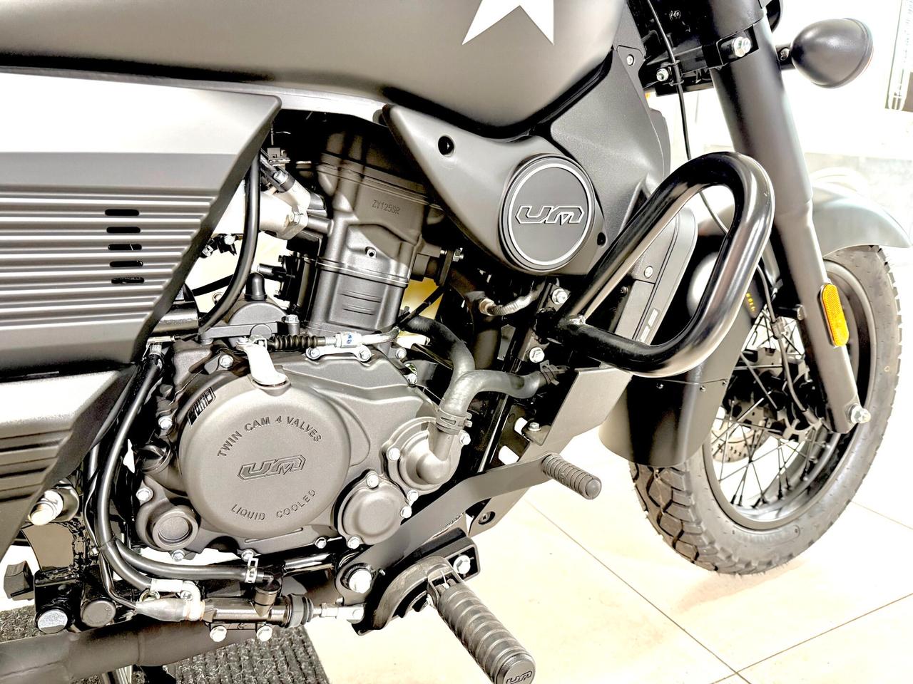 UM RENEGADE COMMANDO 125 - TASSO ZERO