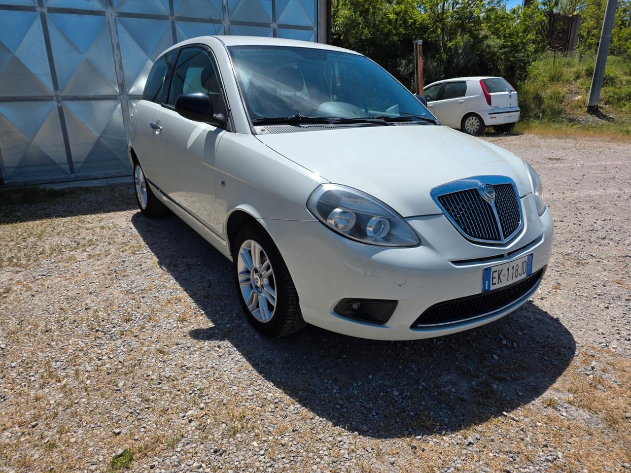 Lancia Ypsilon 1.2 69 CV Unyca