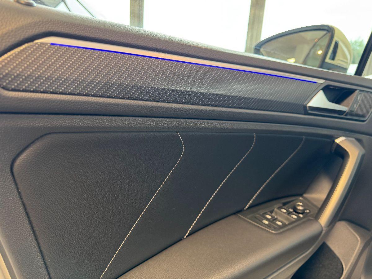 VOLKSWAGEN Tiguan 2.0 TDI DSG R-Line Luci Ambient