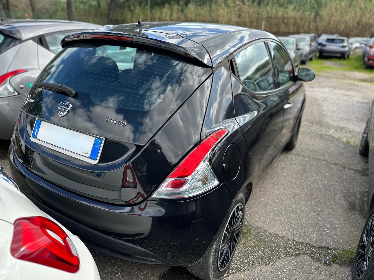LANCIA Ypsilon III 2021 - Ypsilon 1.0 firefly hybrid Silver s&s 70cv