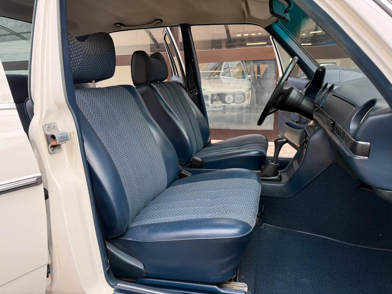 Mercedes 200 W123 "STUPENDA - ASI - TARGHE ORIGINALI"