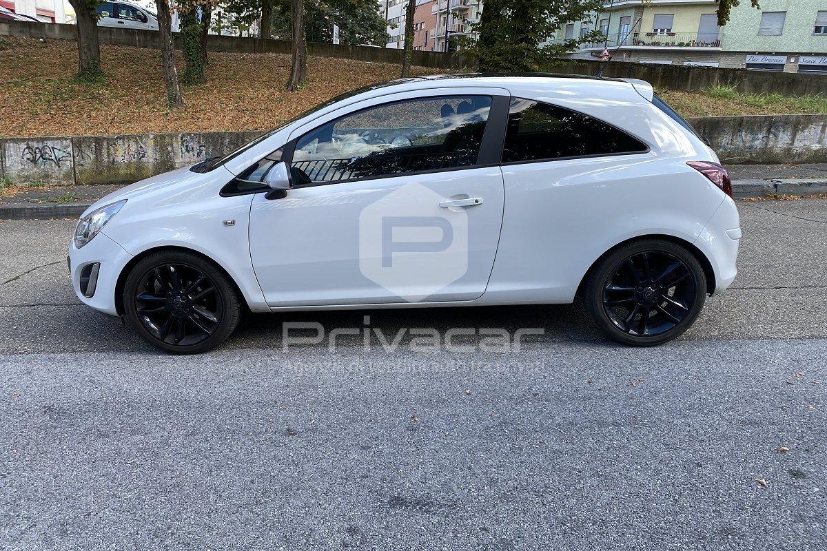 OPEL Corsa 1.4 16V 3 porte b-color