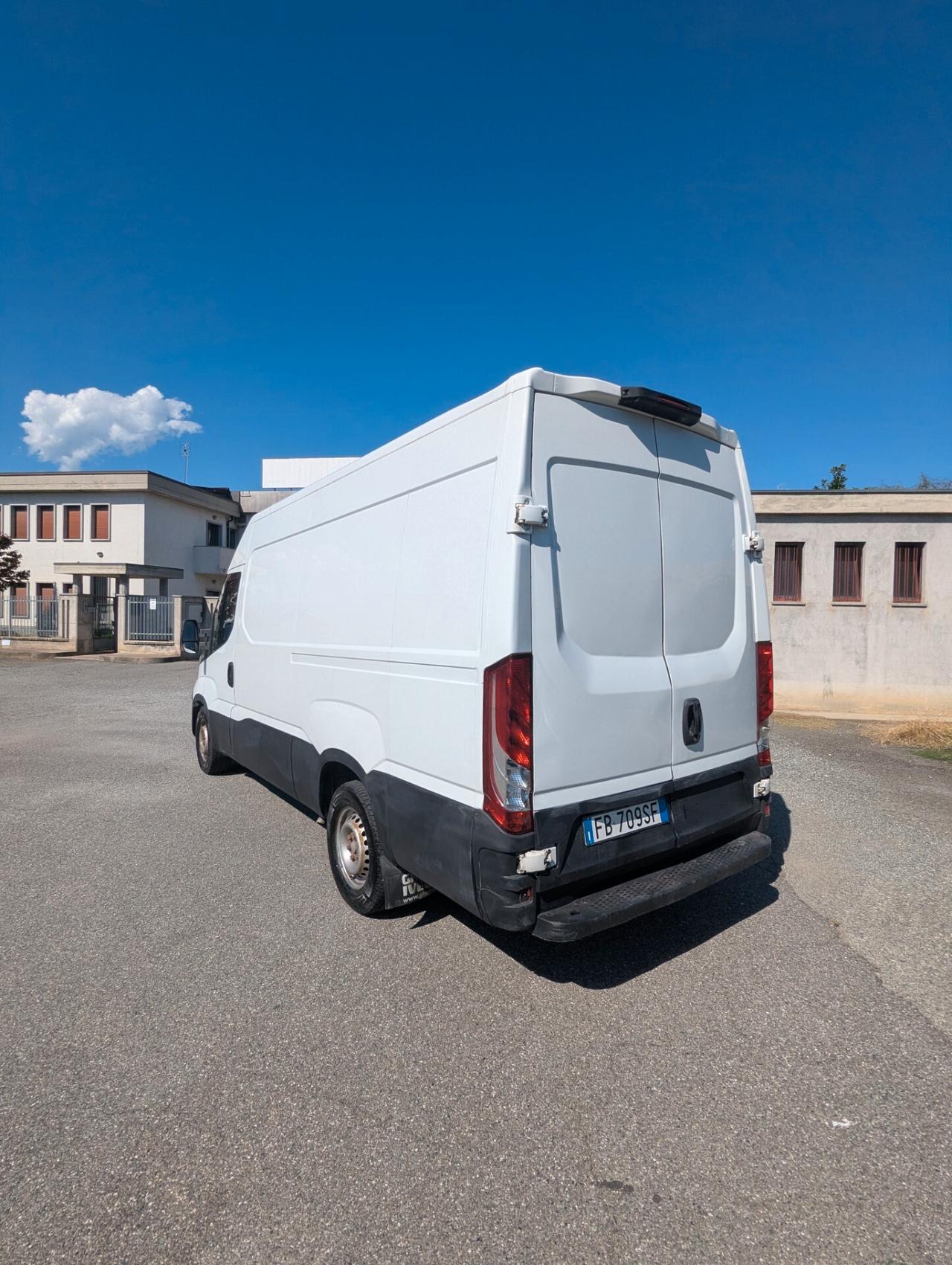 Iveco Daily 35S20 L pochi km