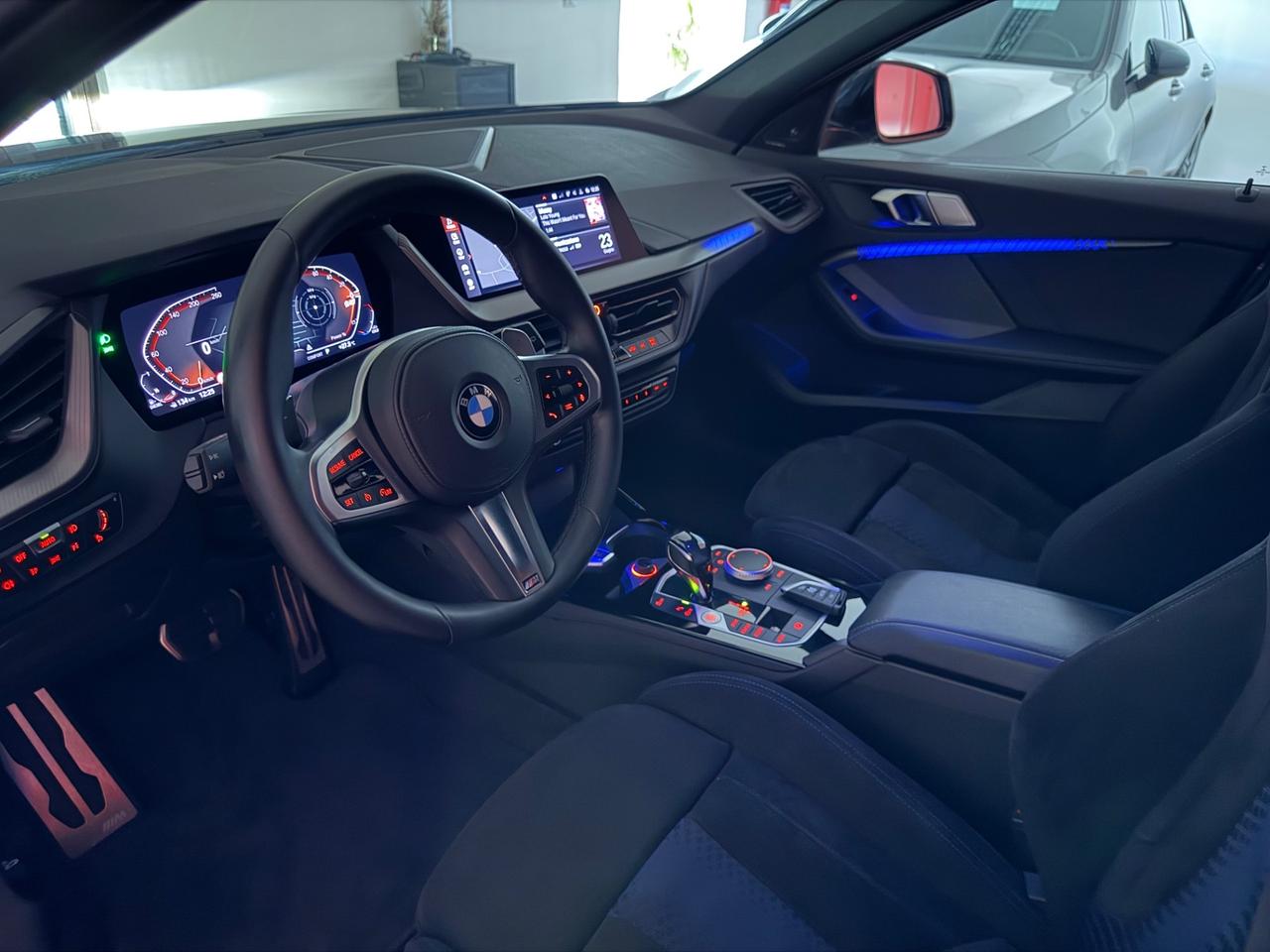 Bmw 118 118d 5p. Msport