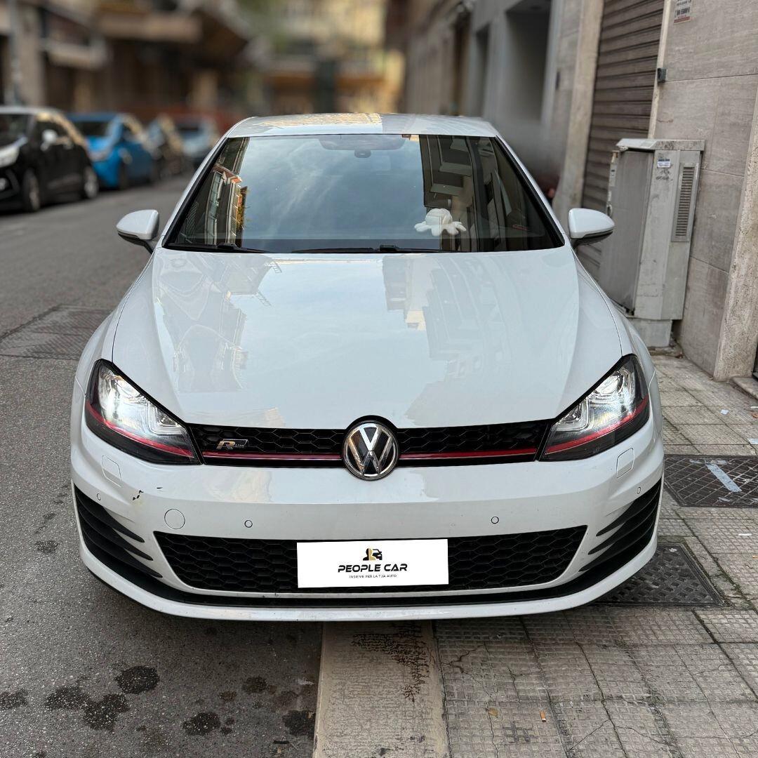 Volkswagen Golf 1.6 TDI 110cv allestimento R-Line