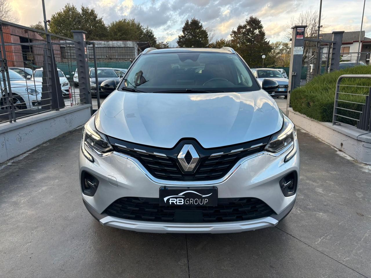 Renault Captur Plug-in Hybrid E-Tech 160 CV Initiale Paris