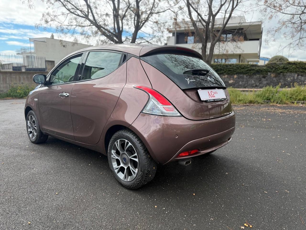 Lancia Ypsilon 1.2 69 CV 5 porte Gold