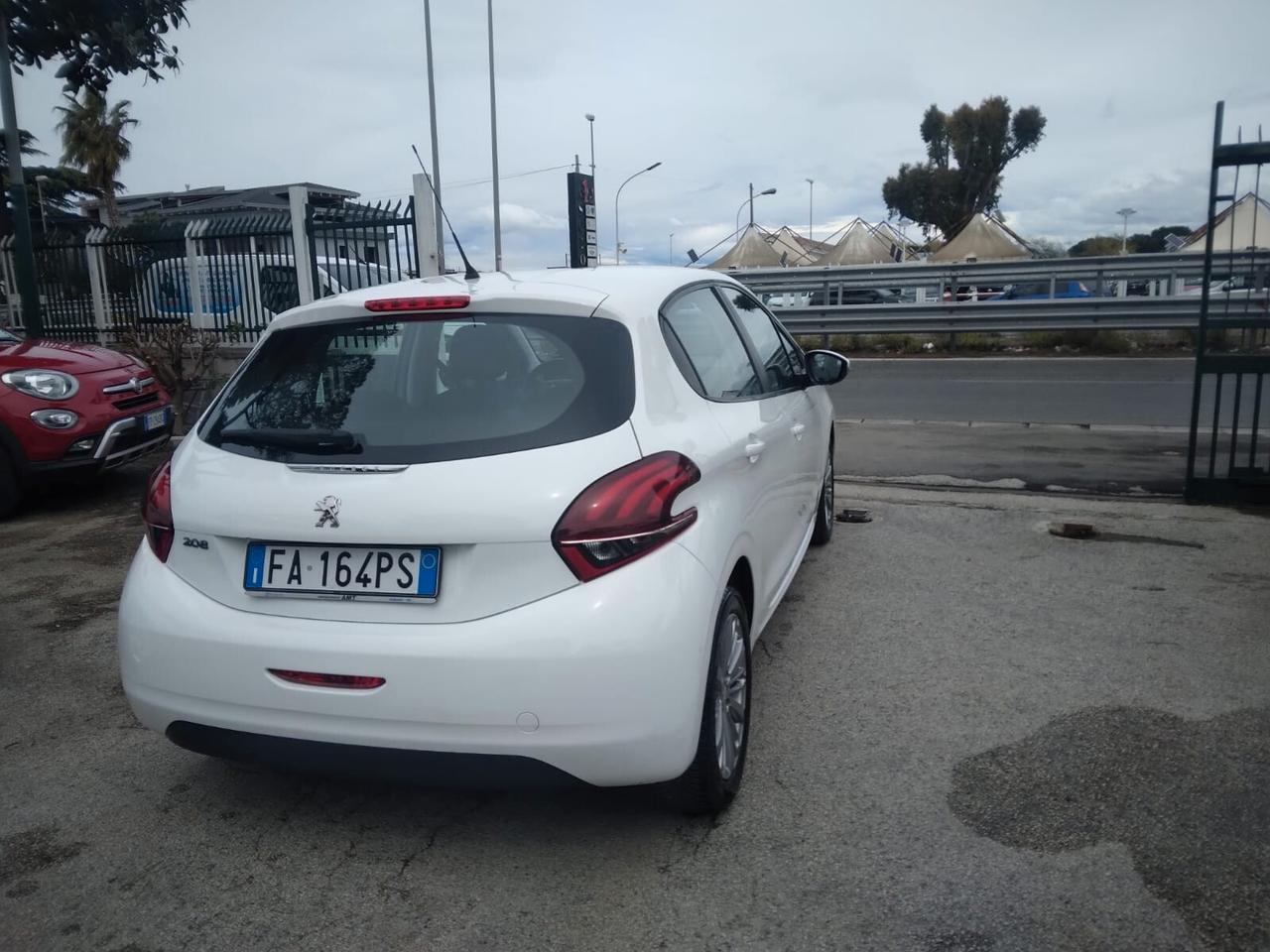 Peugeot 208 1.2 benzina Allure 2015