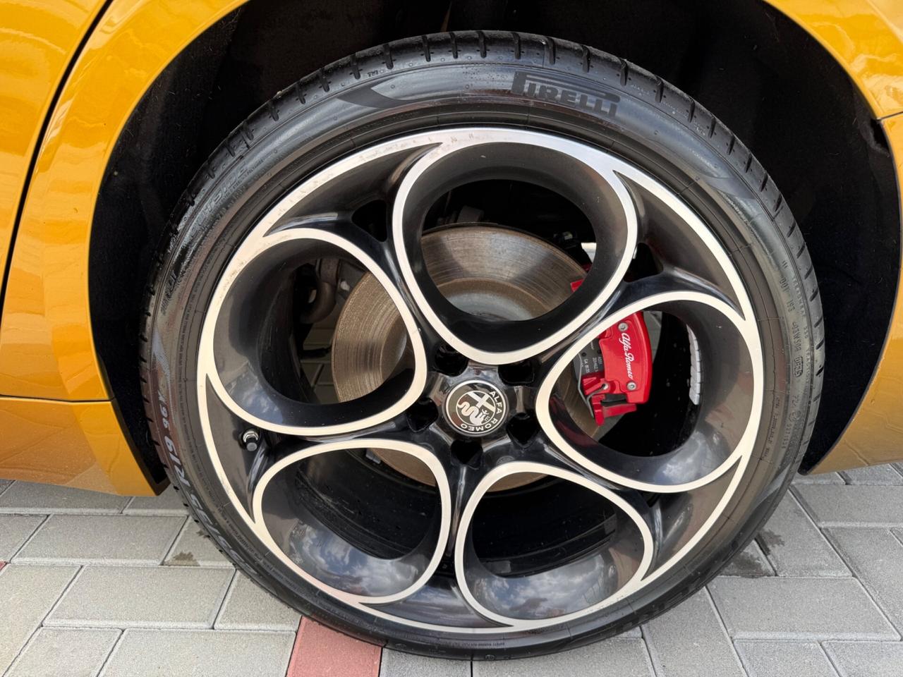Alfa Romeo Giulia 2.2 210 CV AT8 AWD Q4 Veloce.IVA ESPOSTA
