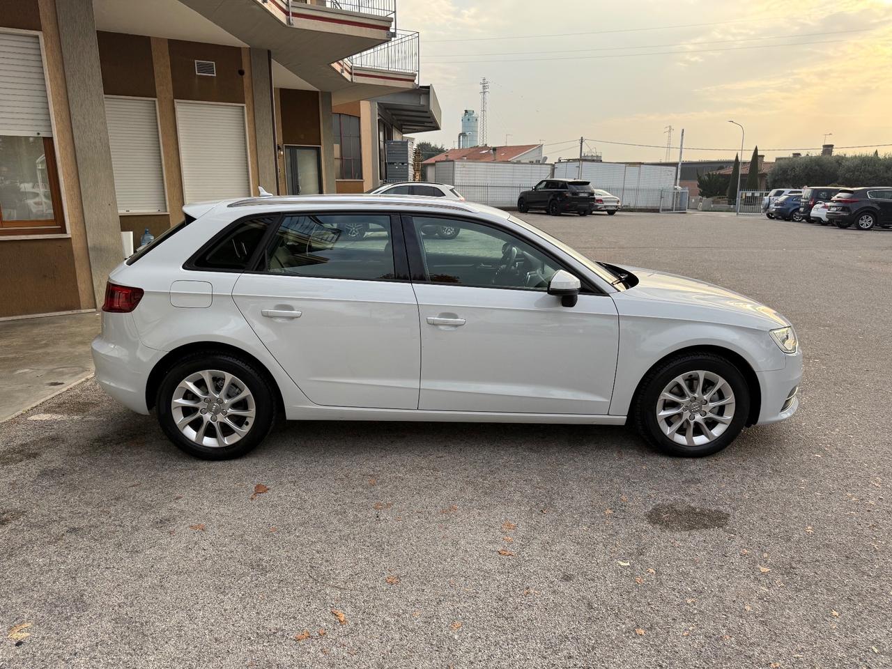 Audi A3 1.6 TDI S tronic 110 CV - Neopatentati
