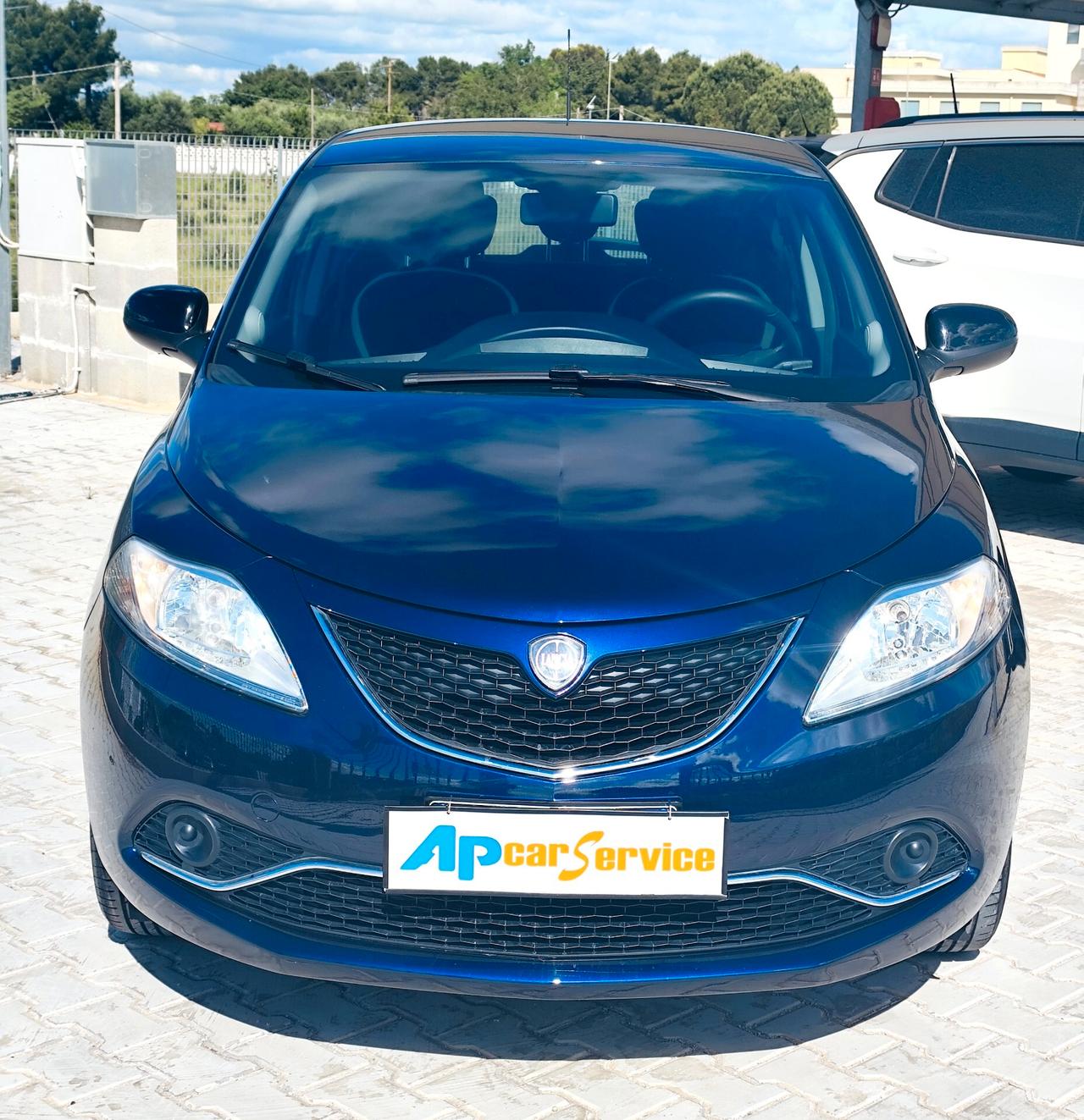 Lancia Ypsilon 1.2 69 CV 5 porte Silver
