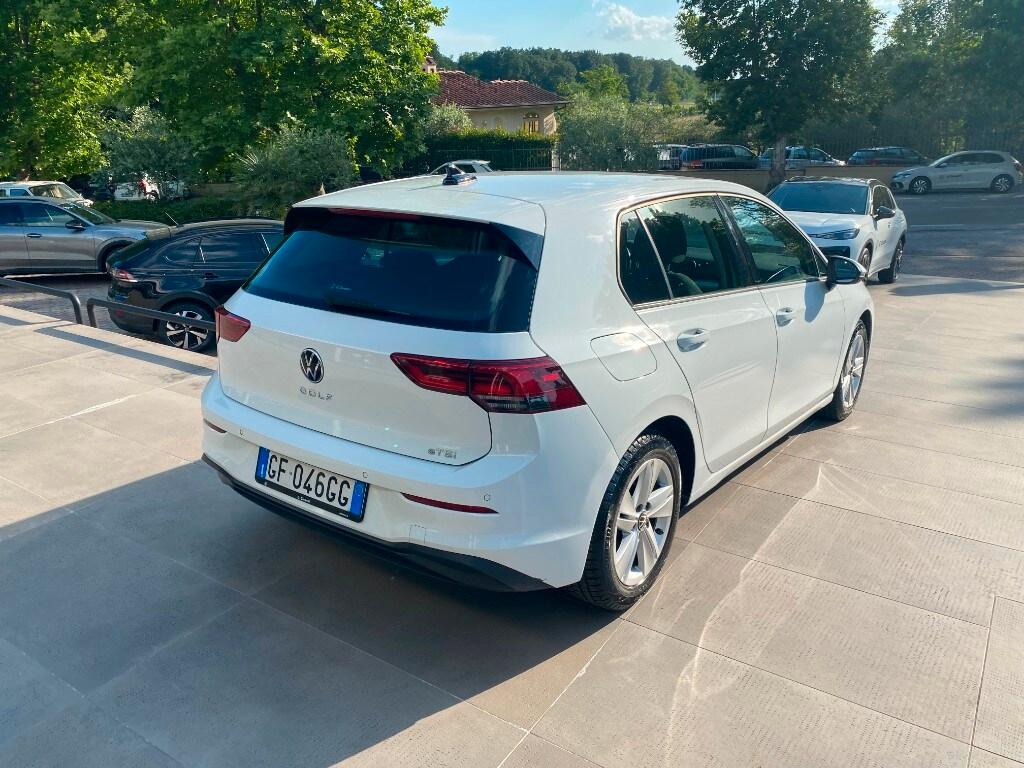 VOLKSWAGEN Golf 8ª serie Golf 1.0 eTSI EVO DSG...