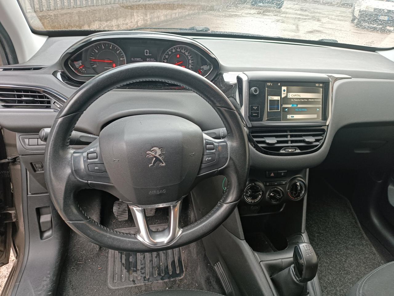 208 1.2 VTi 82 CV 3 p allure cinghia di distribuzione e tagliando appena eseguiti