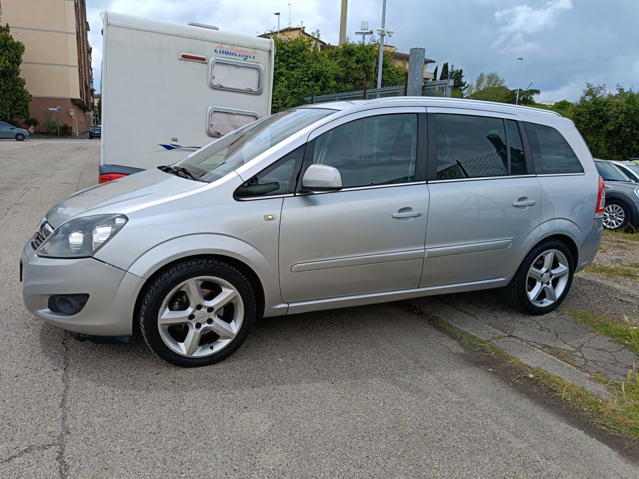 Opel Zafira 1.6 benzina 7 POSTI
